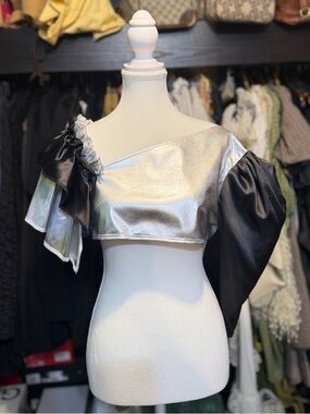 Metallic Silver One-Shoulder Puff Sleeve Crop Top